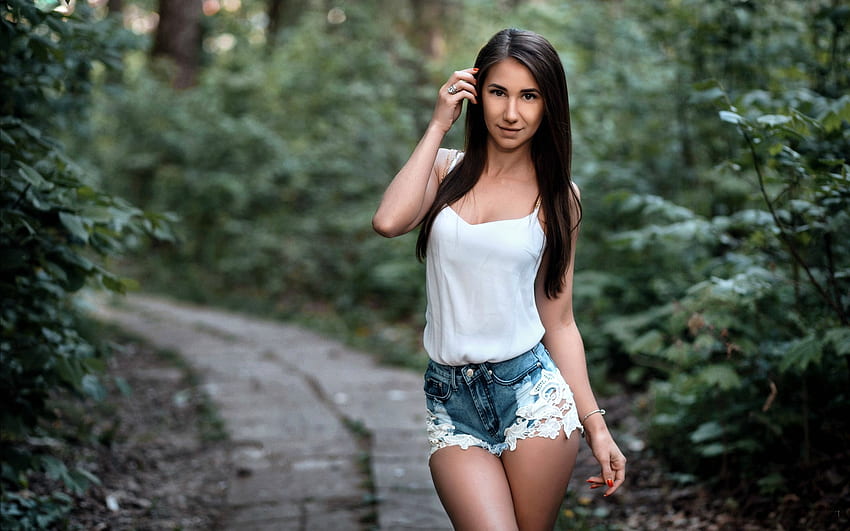 Veronika Galkovich, outdoors, model, shorts, brunette HD wallpaper | Pxfuel