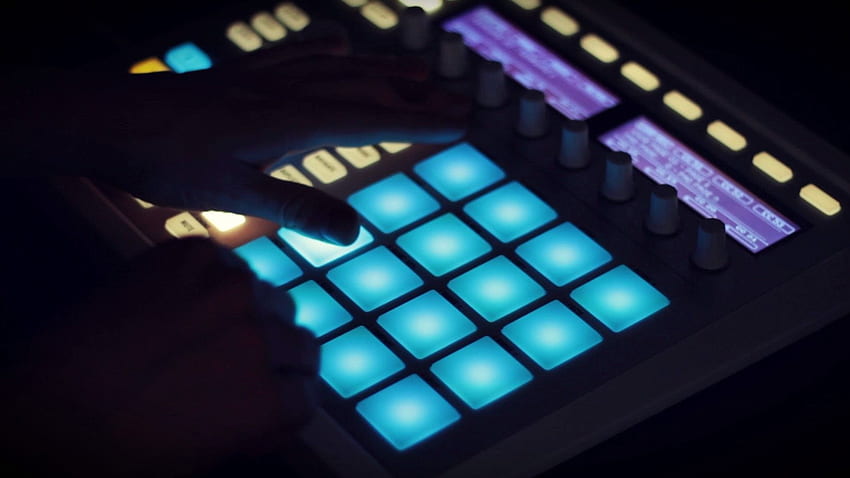 Maschine i FL Studio – Tworzenie samplowanego rytmu Tapeta HD