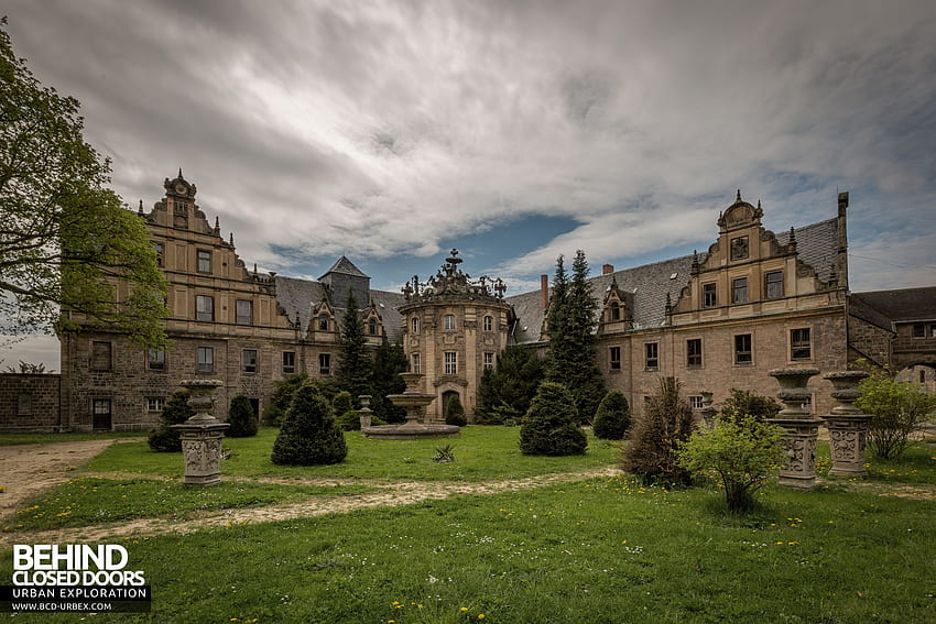 Schloss V, Castello Abbandonato, Germania Urbex. Dietro porte chiuse Urban Exploring Luoghi abbandonati Sfondo HD