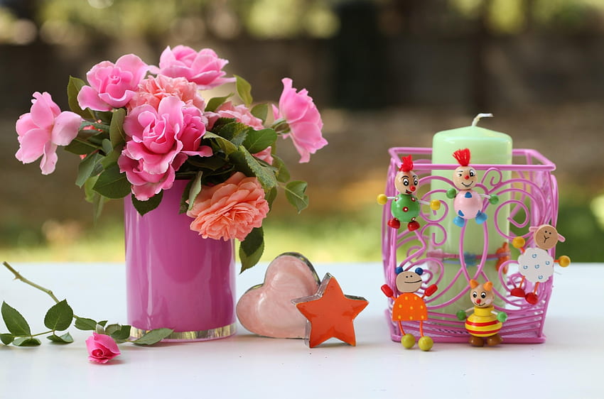 Kwiaty, zabawki, wazon, świeca, świecznik Tapeta HD