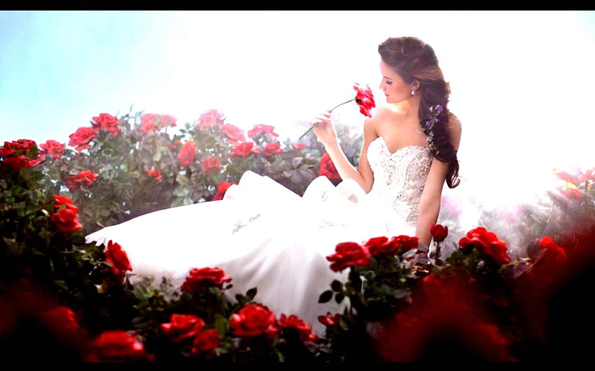 Сватбена мечта, сватба, листенца, цвете, дълга коса, рокля, мечта HD тапет
