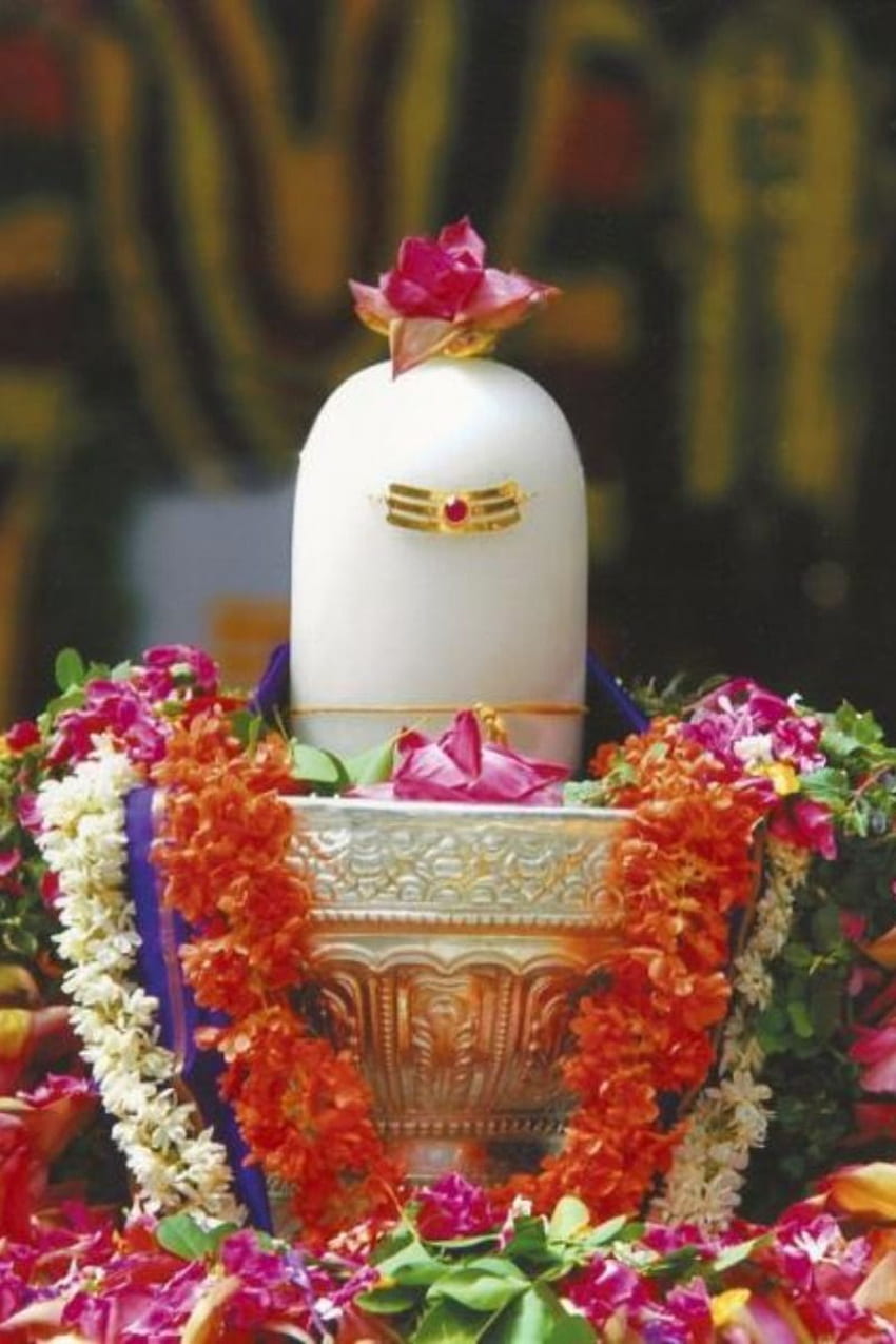 White shiva linga in 2020. Lord shiva painting, Lord shiva , Lord ...