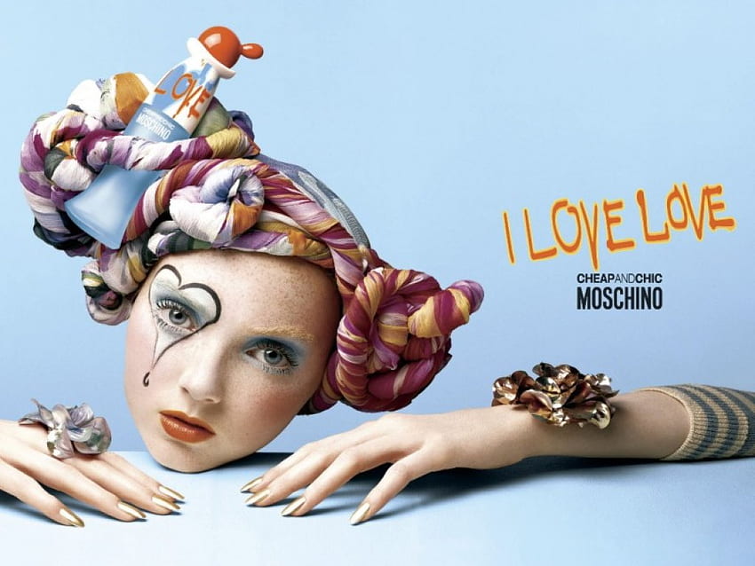 Moschino Love, stilista, pubblicità, mani, testa, fragranze, braccia, moschino, donna, romantico, profumo, cuore Sfondo HD