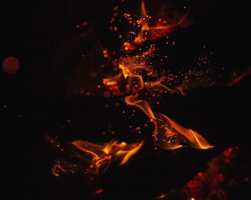 Dunkel, Feuer, orangefarbene Flammen HD-Hintergrundbild