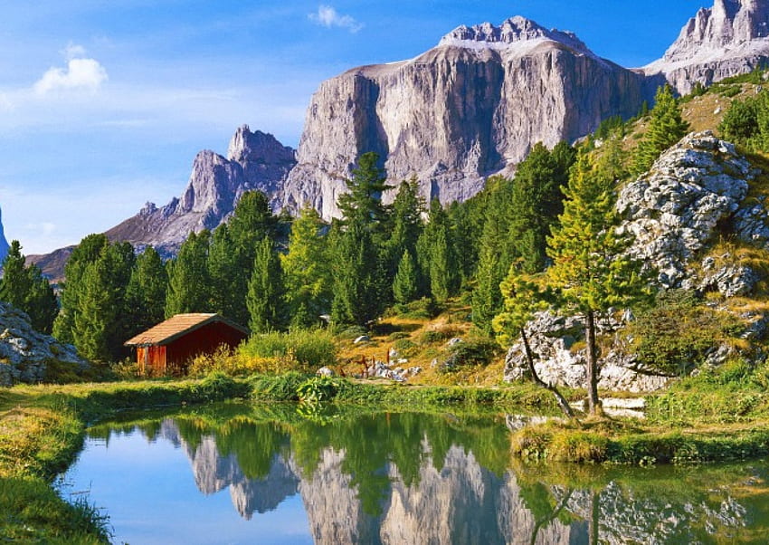 Landschaft mit Dolomiten, Dolomiten, Haus, Landschaft, schön, Felsen, Berg, See, Grteenery, Ufer, Reflexion, Klippen, Bäume, Natur, Himmel, Hütte HD-Hintergrundbild
