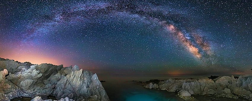 Arco stellato, notte, mare, costa, mare, notturno, Sardegna, bellissimo, Italia, rocce, Mar Mediterraneo, luci, cielo, Universo, Via Lattea Sfondo HD