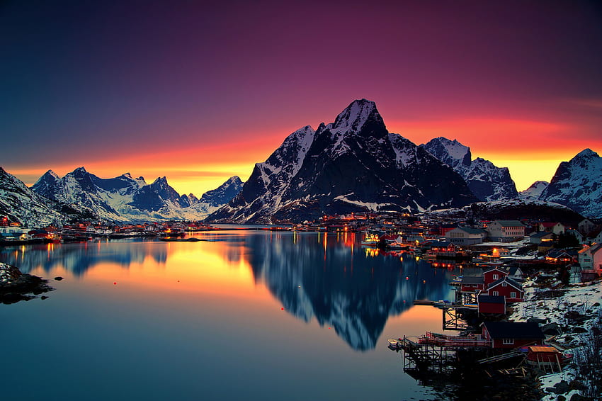 ノルウェーの夕日のライネブリンゲン山脈 高画質の壁紙