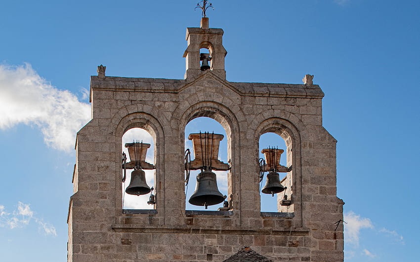 Campanas de iglesia, cielo, campanas, iglesia, torre fondo de pantalla