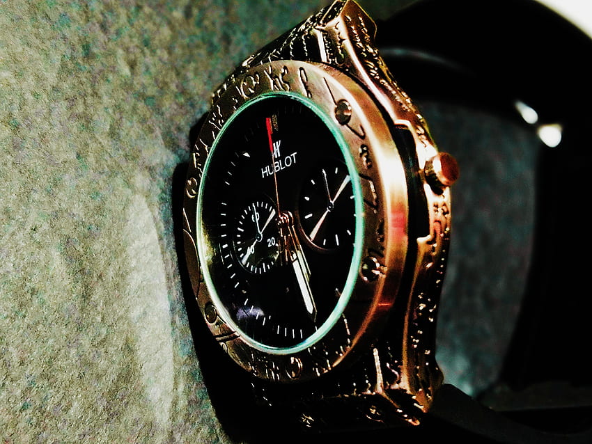 12 cool watch wallpapers