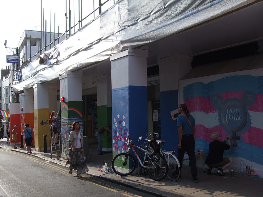 Tags: Brighton, FTM, ftmb, genderqueer, LGBT, mural, pintura, st james st, trans, orgulho trans, transgênero, transmasculino, visibilidade papel de parede HD