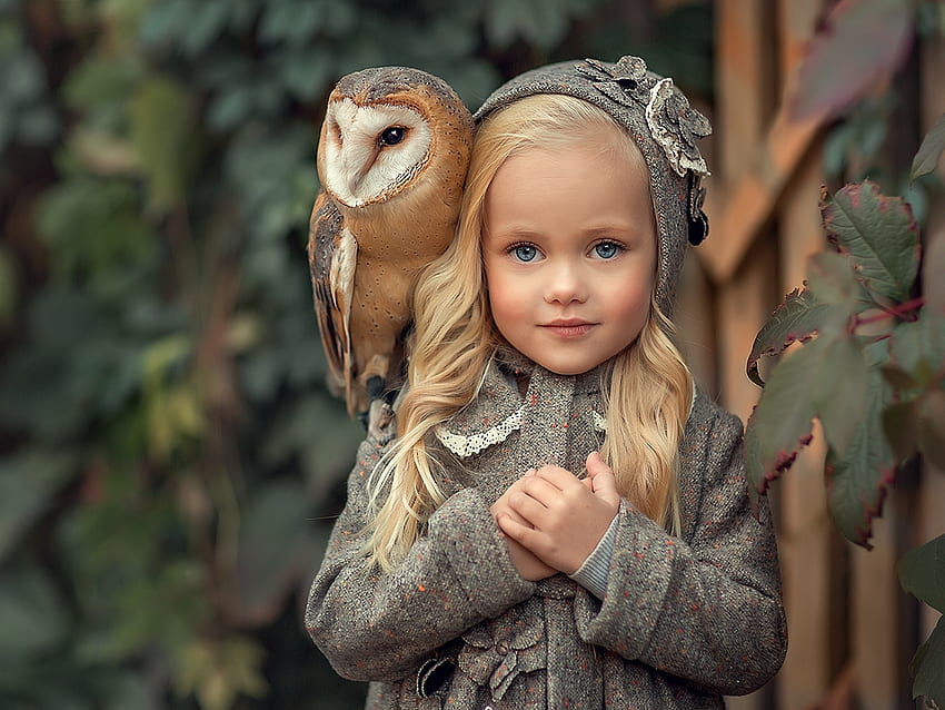 Little Girl, Bird, Girl, Owl, Child, Smile HD wallpaper | Pxfuel