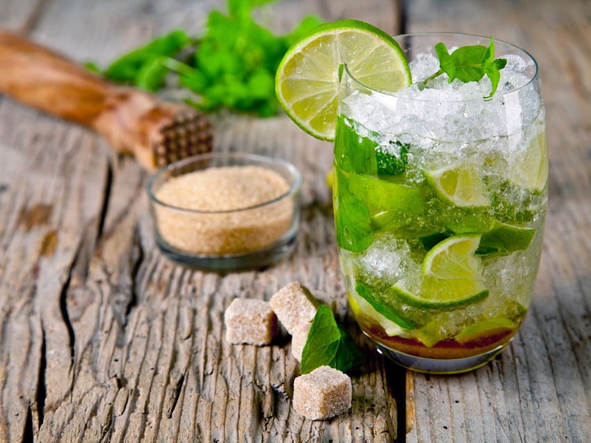 Bebidas refrescantes, verde, vidro, frutas, bebidas, limão, gelo papel de parede HD
