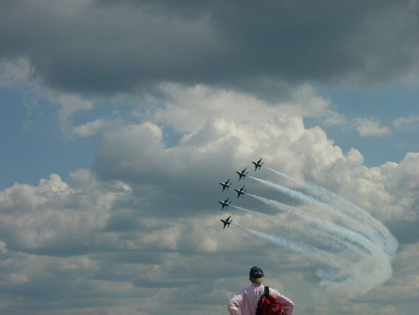 Thunderbirds във формация над Милуоки, военни, формация, военновъздушни сили, USAF, боен самолет, самолети, thunderbirds, каскада HD тапет