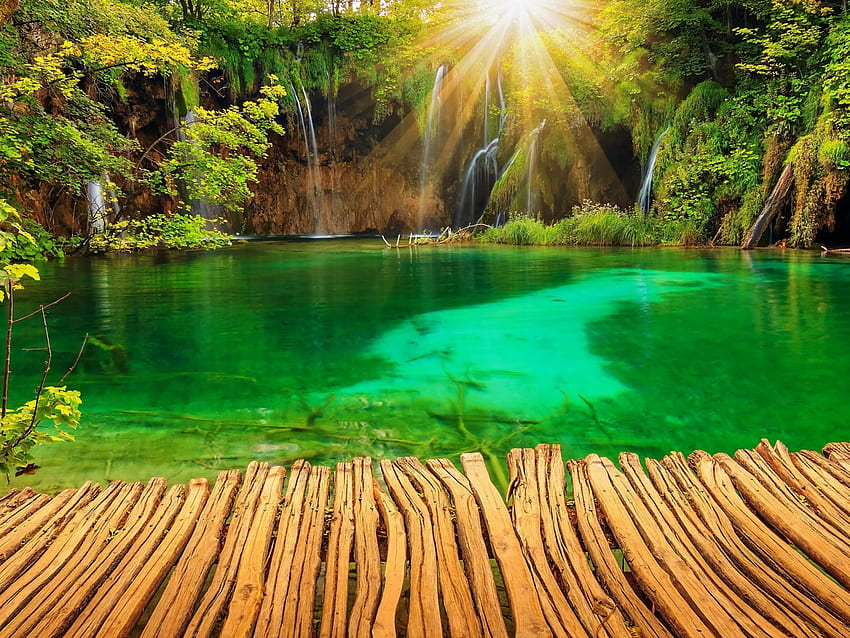 クロアチア公園湖滝プリトヴィツェ光線自然の庭の背景、自然の庭 高画質の壁紙