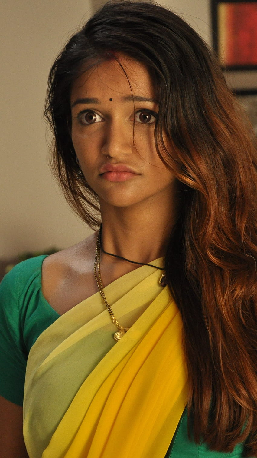 Anaika soti, attrice telugu, satya2 Sfondo del telefono HD