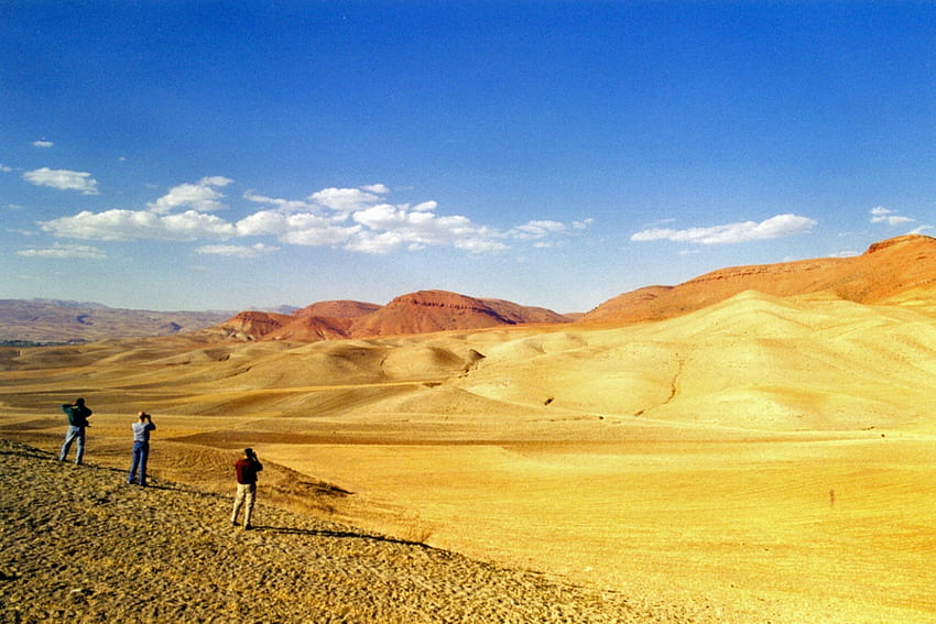 Takab Desert, sand, iran, alone, takab, yellow, desert, mountians, sky, three HD wallpaper