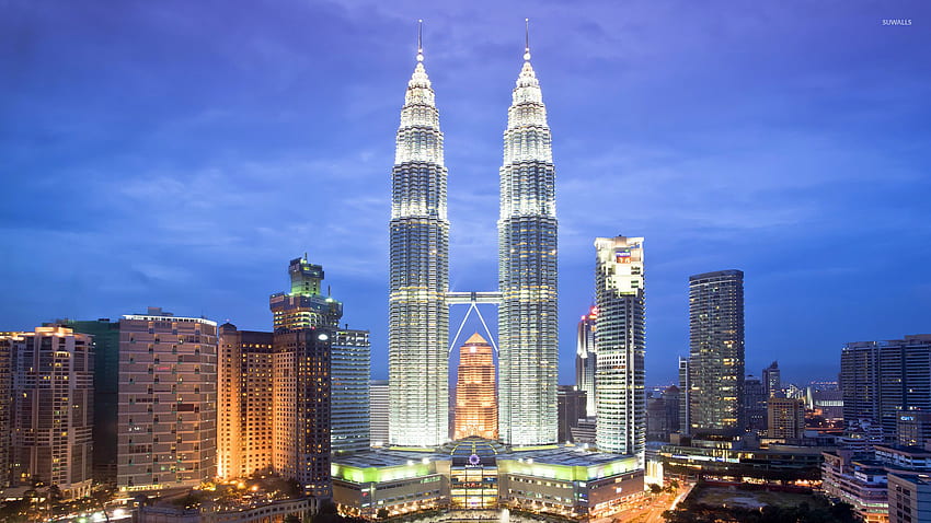 Petronas Towers, Kuala Lumpur - High Resolution Petronas Twin Towers HD wallpaper