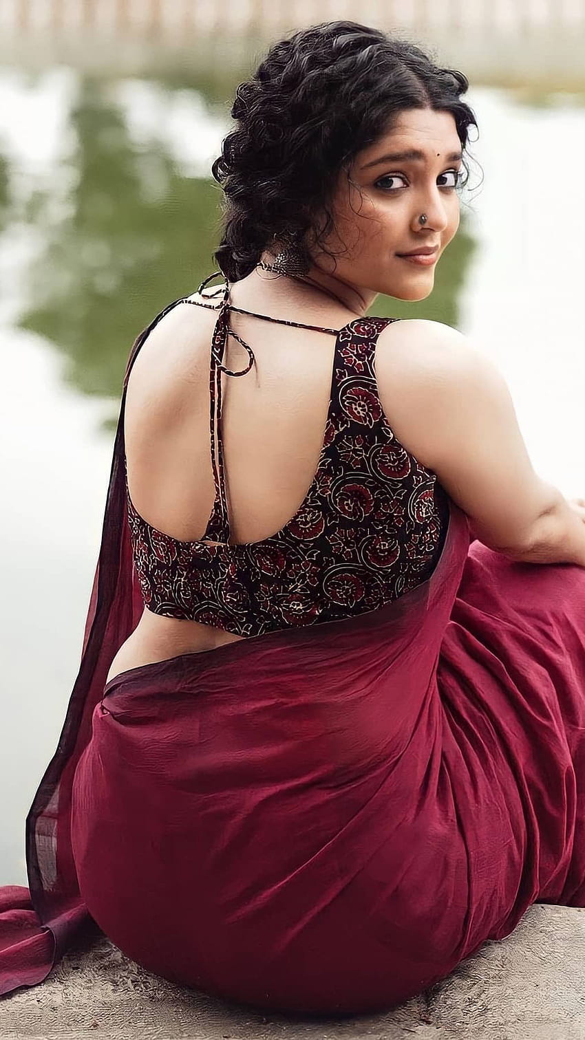 Rithika singh , actrice multilingue, amoureuse des saris Fond d'écran de téléphone HD