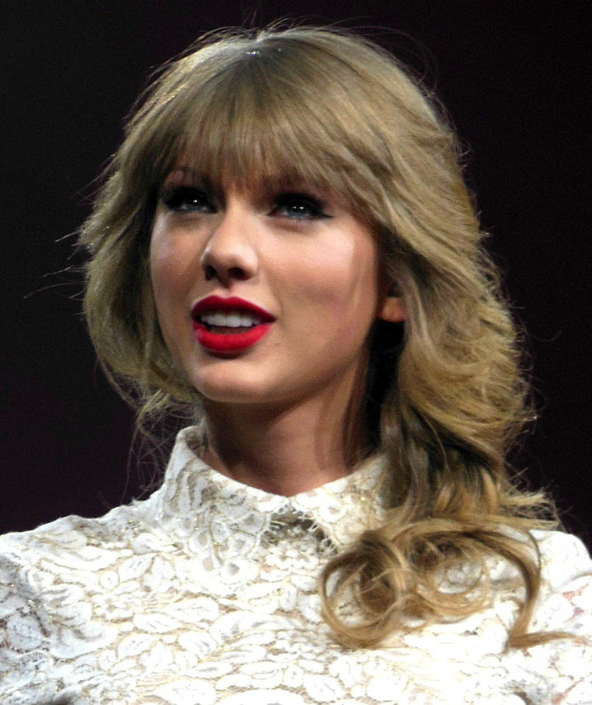 Taylor Swift'in 'Evermore' şarkısı ABD albüm listesinin zirvesinde HD telefon duvar kağıdı