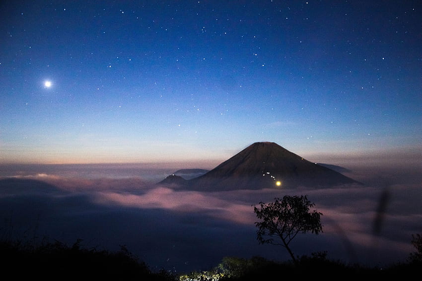 Gunung Sumbing Wonosobo, Indonesia . HD wallpaper