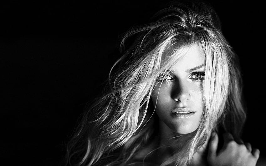セクシーガール--12; blondes_women_models_brooklyn_decker_monochrome_black_background_____www_wa_com 高画質の壁紙
