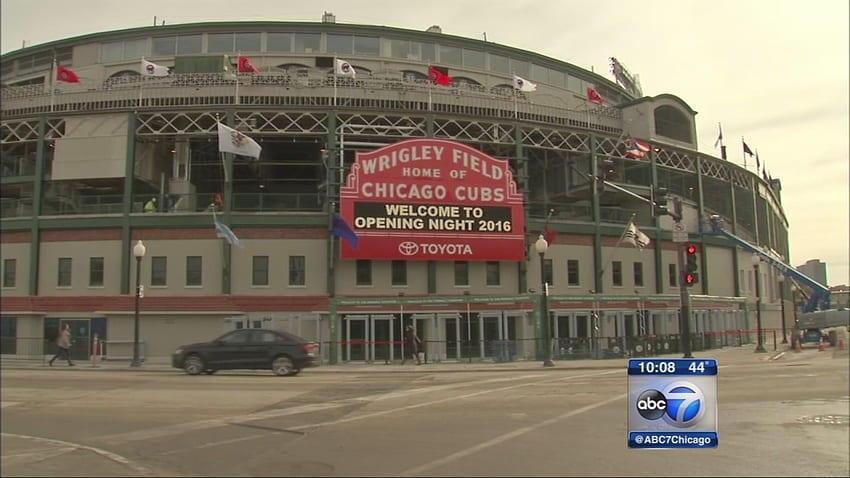 Ден на откриването на Cubs: Обновеният Wrigley Field приветства фенове за 101-то домакинско откриване, Wrigley Field Night HD тапет