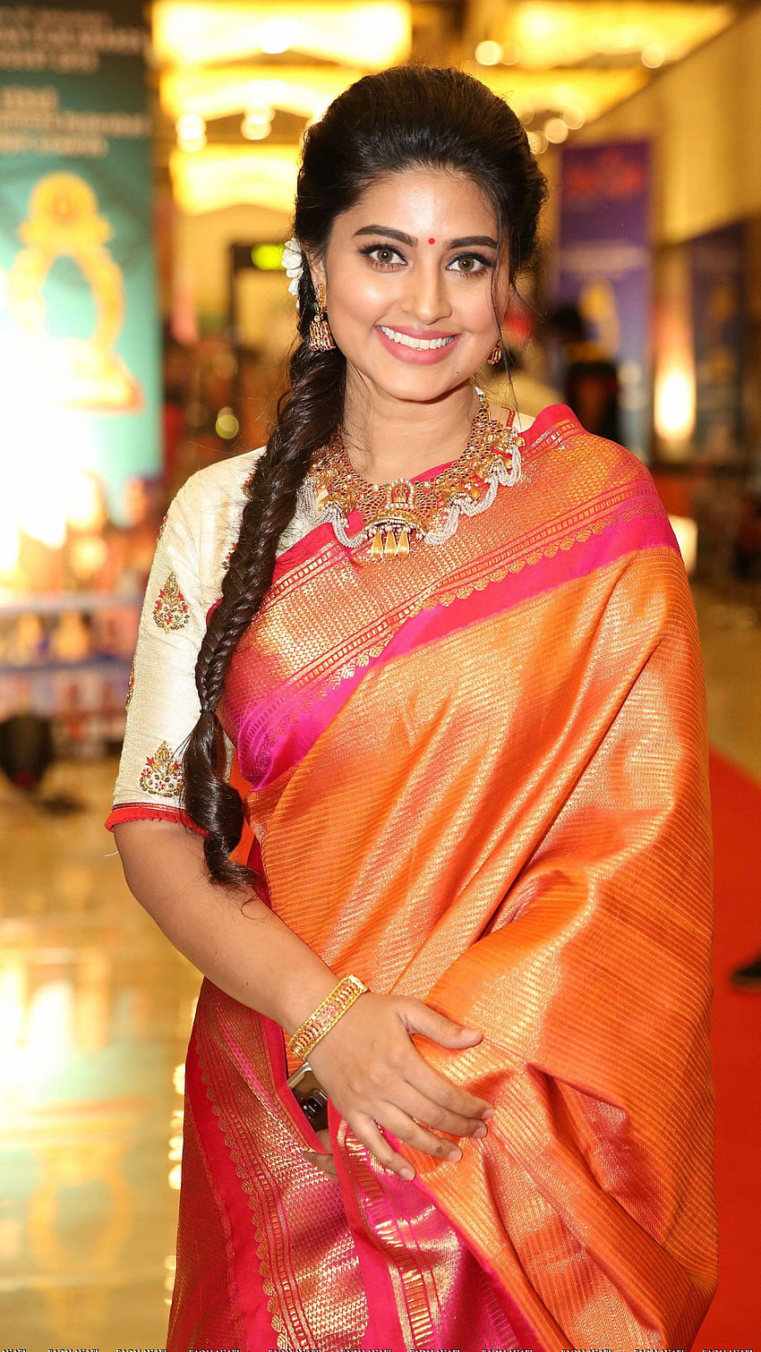 Sneha, tamil actress, saree lover HD phone wallpaper | Pxfuel