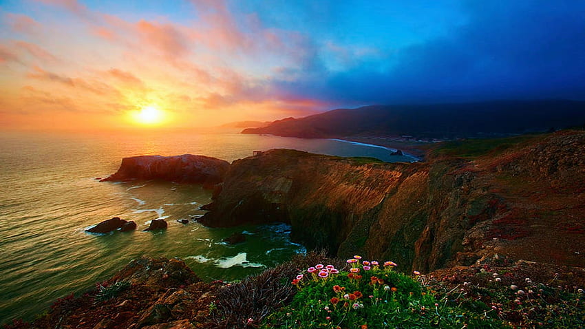 Sunset at Marin Headlands, Golden Gate National Recreation Area, flores silvestres, costa, nuvens, cores, EUA, céu, sol, Califórnia papel de parede HD