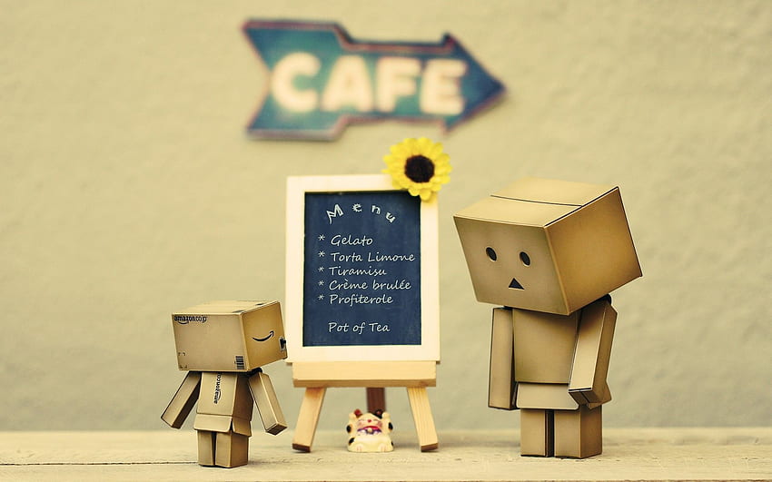 Putter on Amazon Danbo. Danbo, Robot , Cafe gelato HD wallpaper