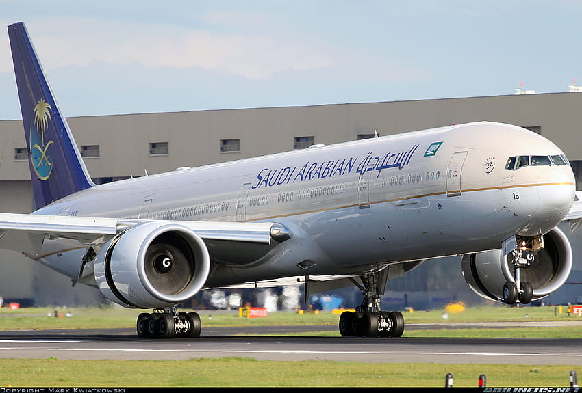 Saudi Arabian Airlines B777 300ER (ชุดเครื่องแบบเก่า) นำเสนอชุมชนเที่ยวบินที่ไม่มีที่สิ้นสุด Saudia Airlines วอลล์เปเปอร์ HD