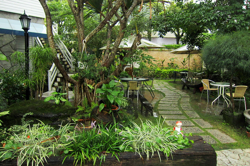 Garden of hot spring villa, raining day, garden, villa, hot spring HD wallpaper