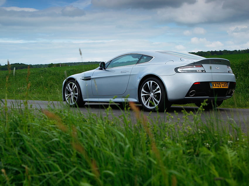 กีฬา รถยนต์ หญ้า Aston Martin รถยนต์ มุมมองด้านข้าง ปี 2009 Silver Metallic V12 Zagato วอลล์เปเปอร์ HD