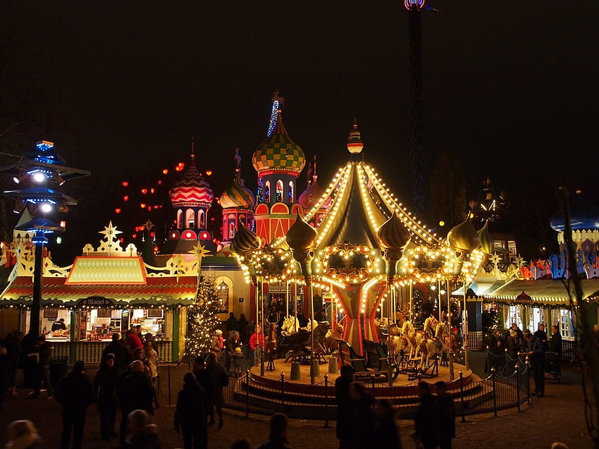 WISHING YOU A VERY MERRY CHRISTMAS AND A HAPPY & PROSPEROUS NEW 2021/2022 COPENHAGEN CAROSEL, HEATERS OUTDOORS, NIGHT TIME, PEOPLE, LIGHTS wallpaper | Pxfuel