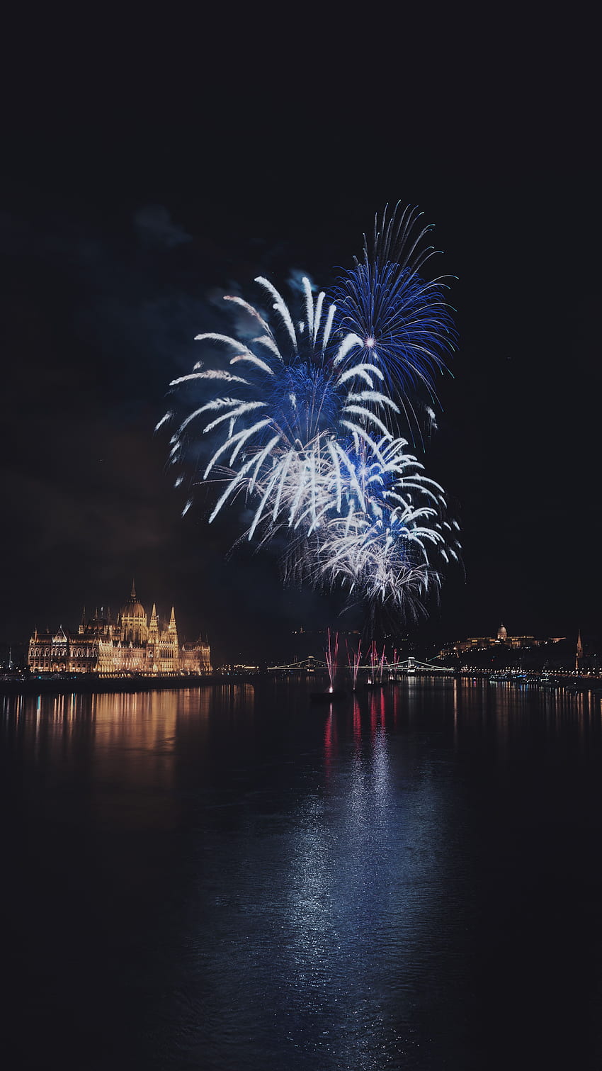 Święta, salutowanie, miasto nocą, Węgry, Budapeszt, świętowanie Tapeta na telefon HD