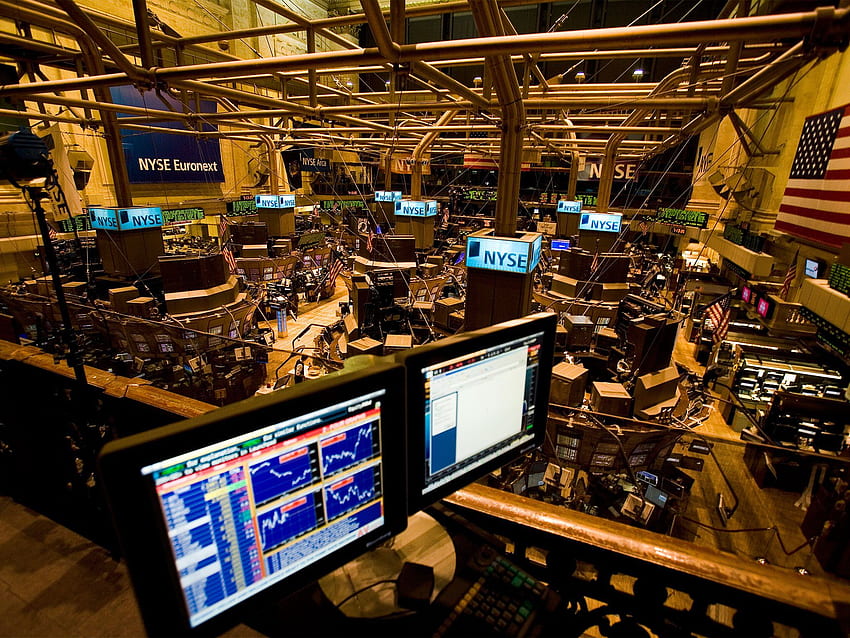 New York Stock Exchange melanjutkan perdagangan karena para pejabat menyangkal adanya peretasan Wallpaper HD