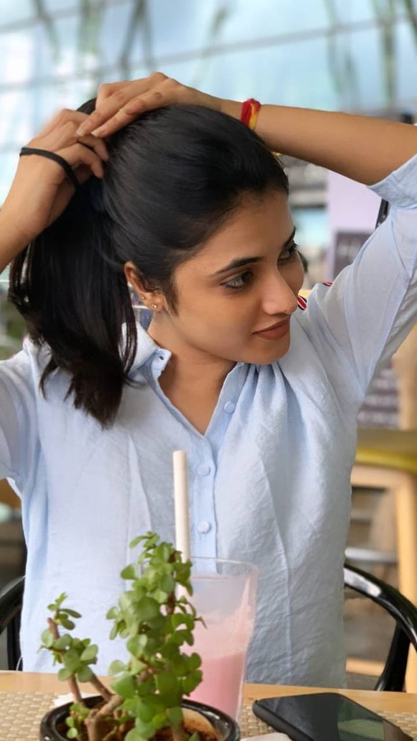 Priyanka arul Mohan por fondo de pantalla del teléfono