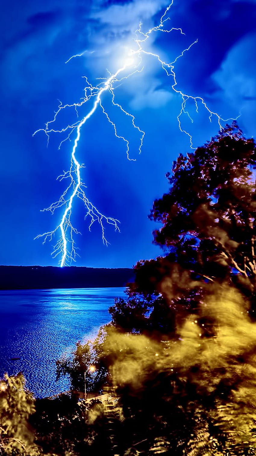 Lightning Strike Forest Lake iPhone 6, Gold Lightning HD phone wallpaper