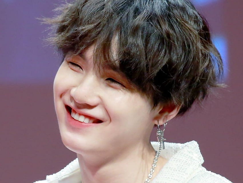 times BTS' Suga floored fans with his kind gestures, Yoongi Cute HD wallpaper