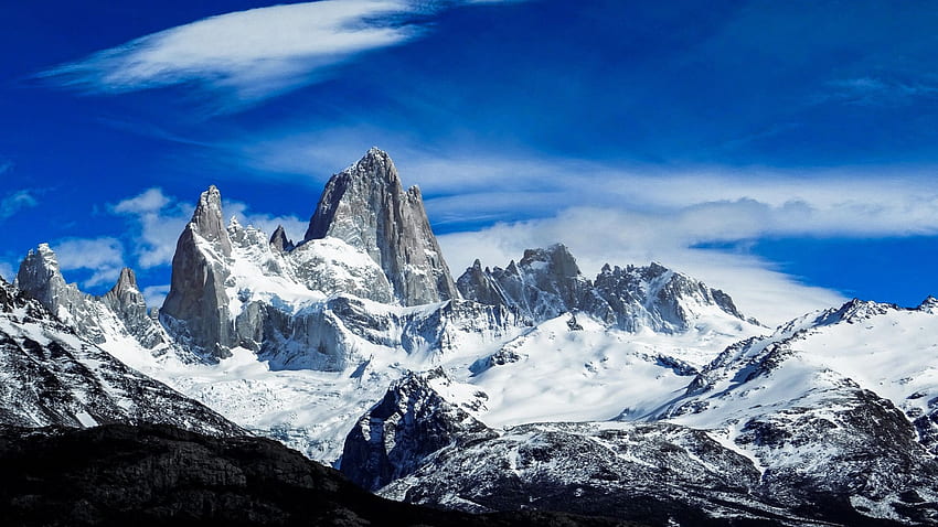 The mighty Monte Fitz Roy - El Chalten on the border between Chile and Argentina, sky, snow, peaks, landscape, clouds, rocks HD wallpaper
