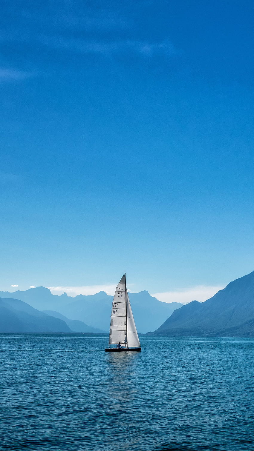 배, 범선, 산, 바다 iphone 8+/7+/6s+/for parallax background, Sailing iPhone HD 전화 배경 화면