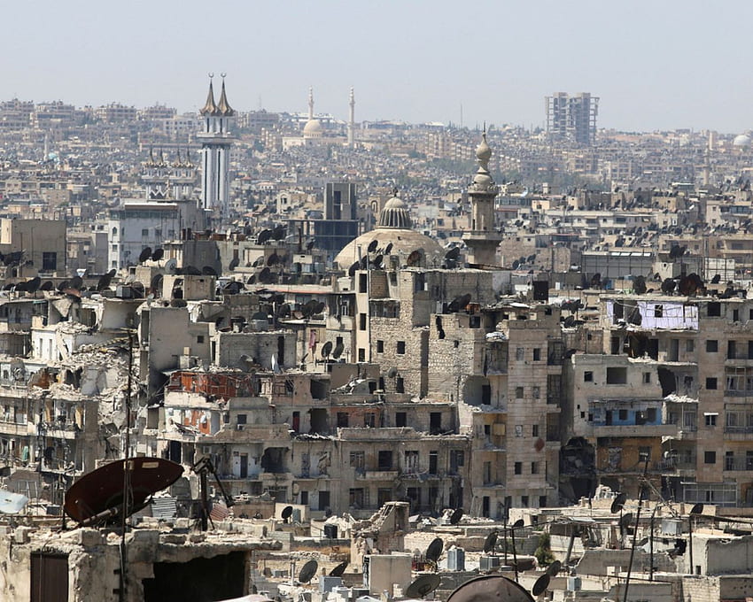Aviones de guerra sirios supuestamente lanzan bombas de cloro sobre Alepo, dicen activistas. La estrella fondo de pantalla
