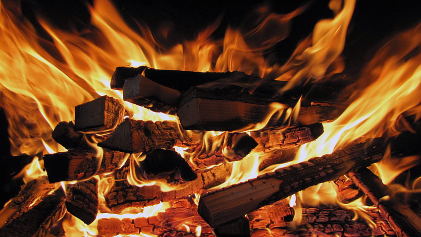 Пламъците на дървения огън u - ултра висока разделителна способност HD тапет
