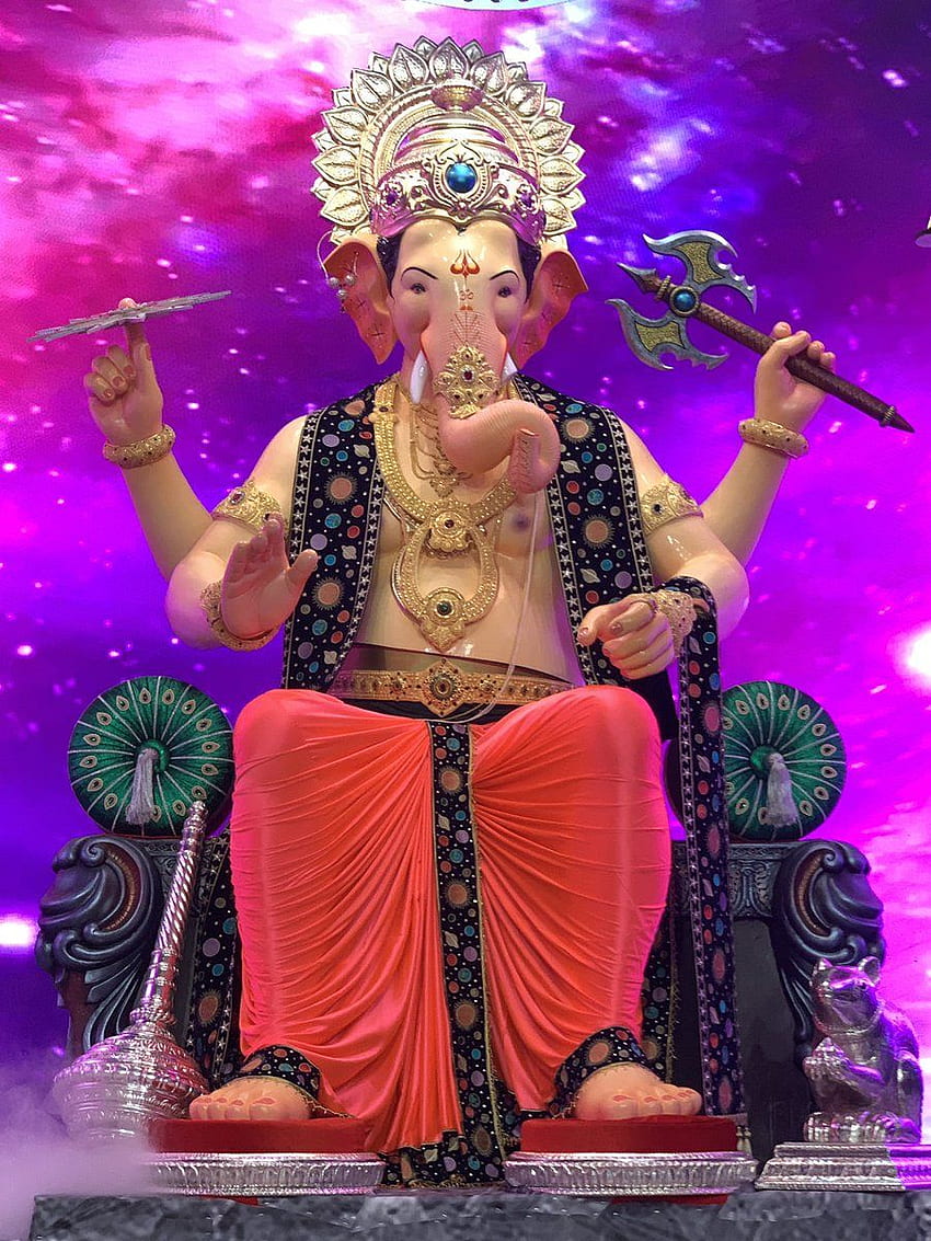 Lalbaugcha Raja - To honor ISRO's Chandrayaan 2 and 50 years of hard work. Celebrating India's successful future in Space research. HD phone wallpaper