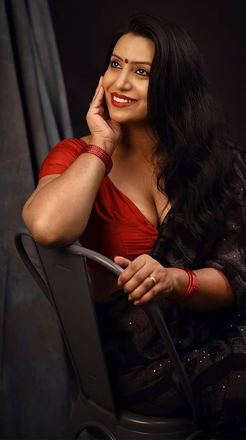 Maya, mallu aunty, saree lover HD phone wallpaper