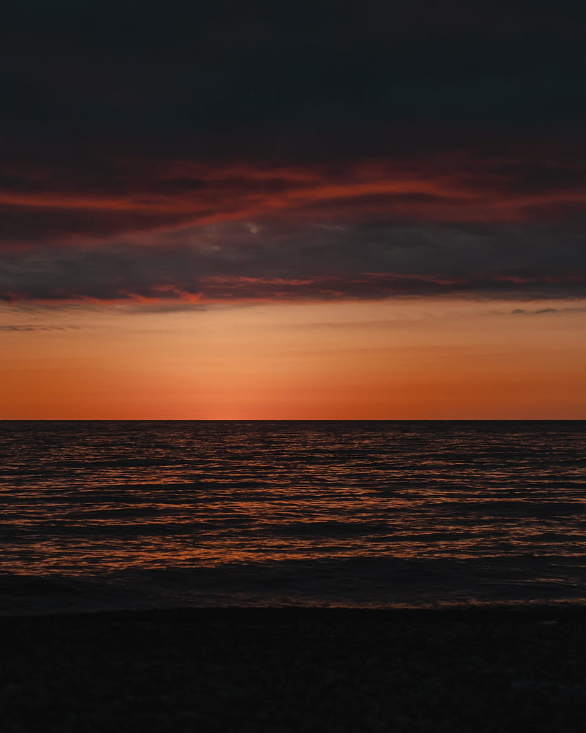 Ruhiger Sonnenuntergang, Meerblick, Meer, orangefarbener Himmel HD-Handy-Hintergrundbild