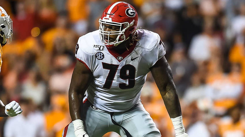 Watch: Georgia OL Isaiah Wilson helps draw offside flag with epic HD wallpaper