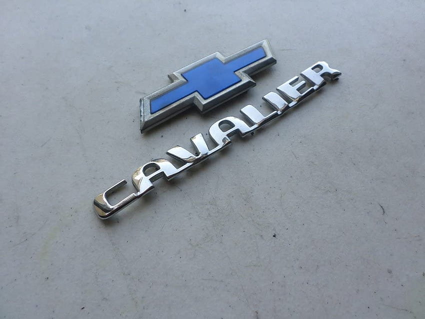  CHEVY CAVALIER 00 02 Chevrolet Cavalier Trunk Blue Bowtie 22627210 Placa de identificación cromada Emblema Logo Juego de 2 calcomanías: Automotriz Fondo de pantalla HD |  combustible