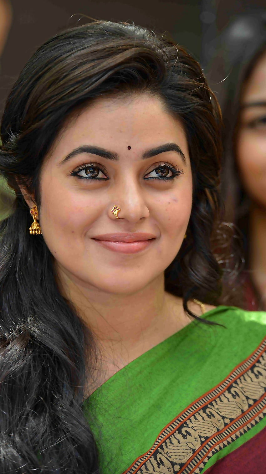 Poorna 5, Poorna Kasim, Telugu-Schauspielerin HD-Handy-Hintergrundbild