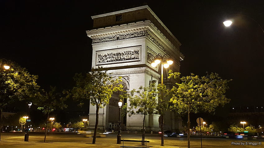 Триумфалната арка, Париж, Франция @ Нощ, Улица, Дървета, Път, Триумфалната арка, Франция, Нощ, Париж, Коли HD тапет