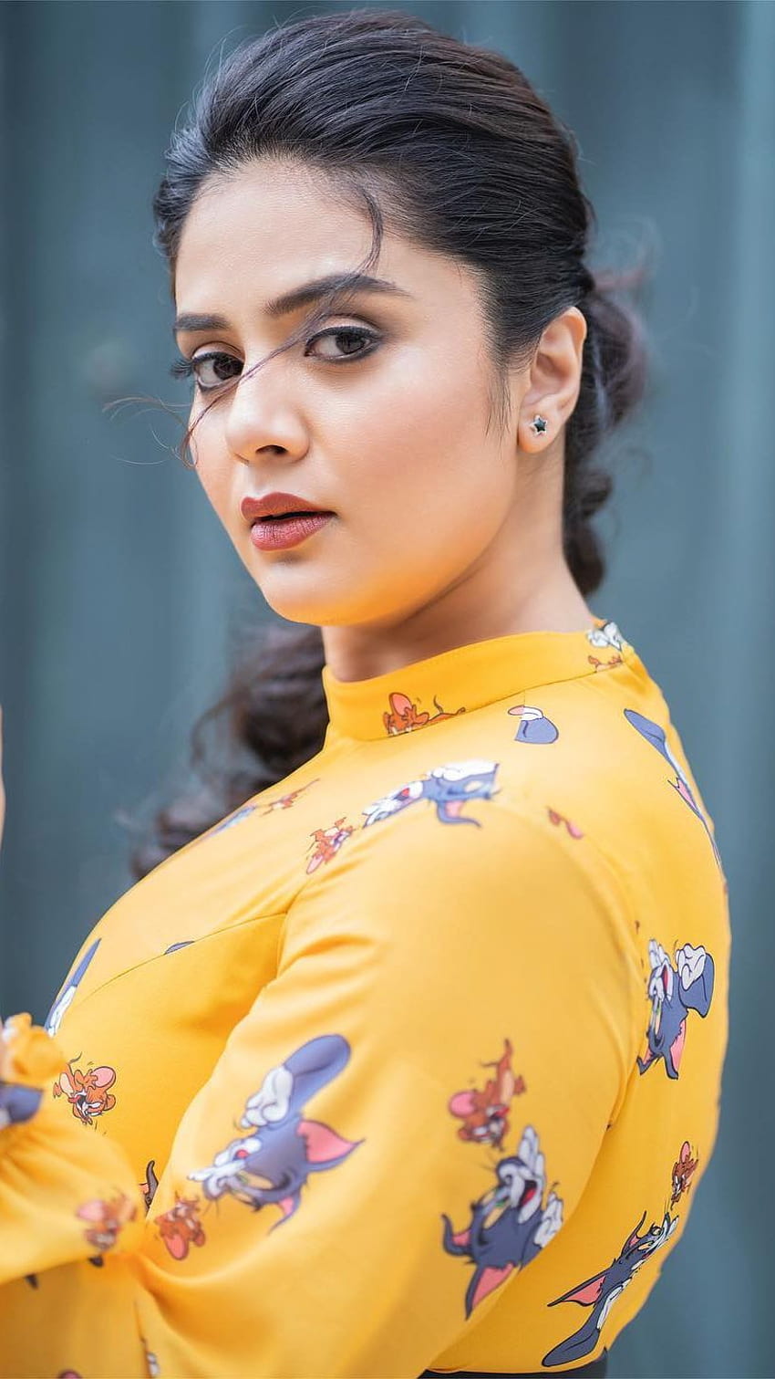Sreemukhi, attrice telugu, conduttrice Sfondo del telefono HD